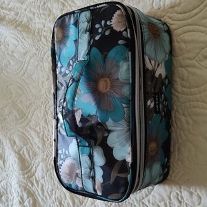 Amoigee make up bag